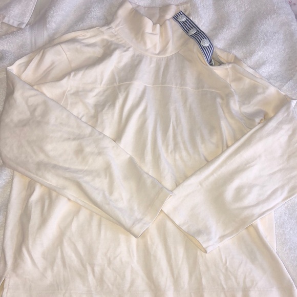 J. Crew Tops - Jcrew NWOT amazing top.